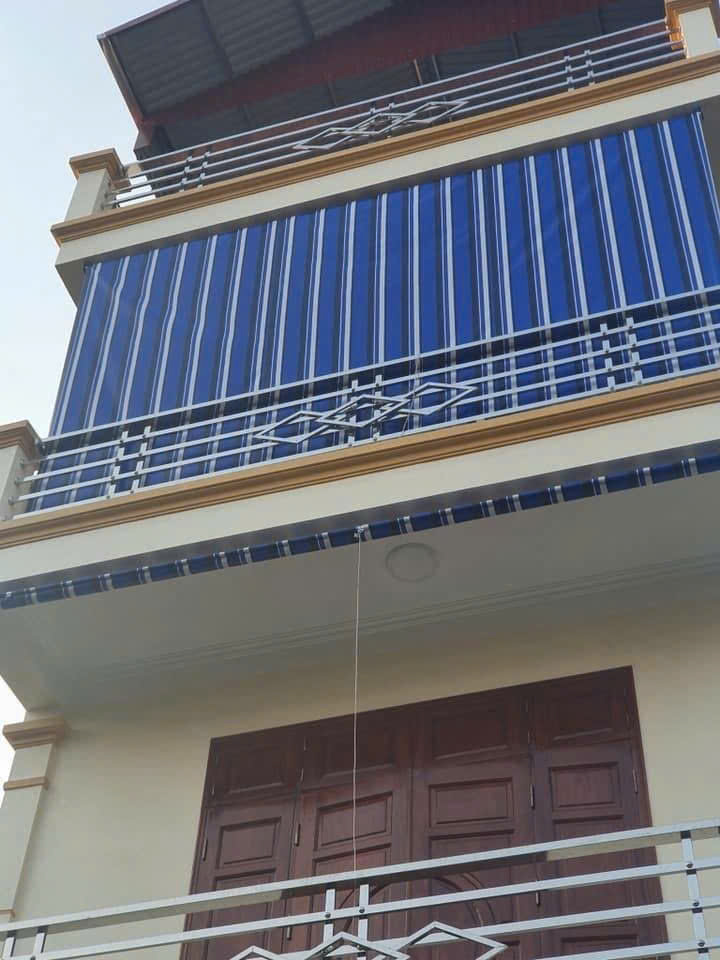 bạt che nắng ban công tự cuốn