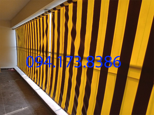 giá bạt che nắng mưa ban công tự cuốn