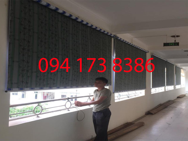 giá làm bạt che nắng mưa tự cuốn 