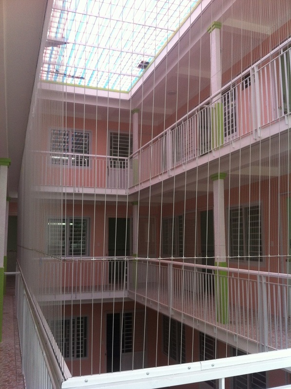 lưới an toàn trường học