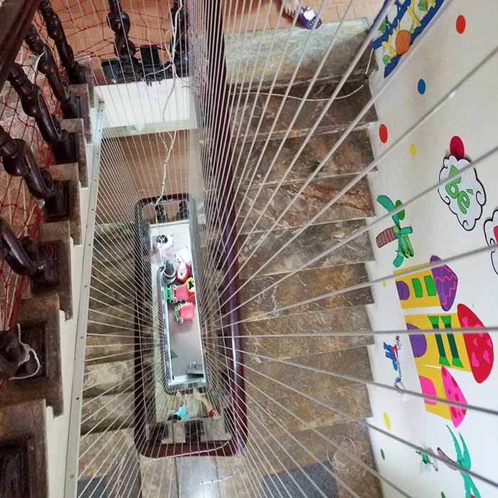 lưới an toàn trường học